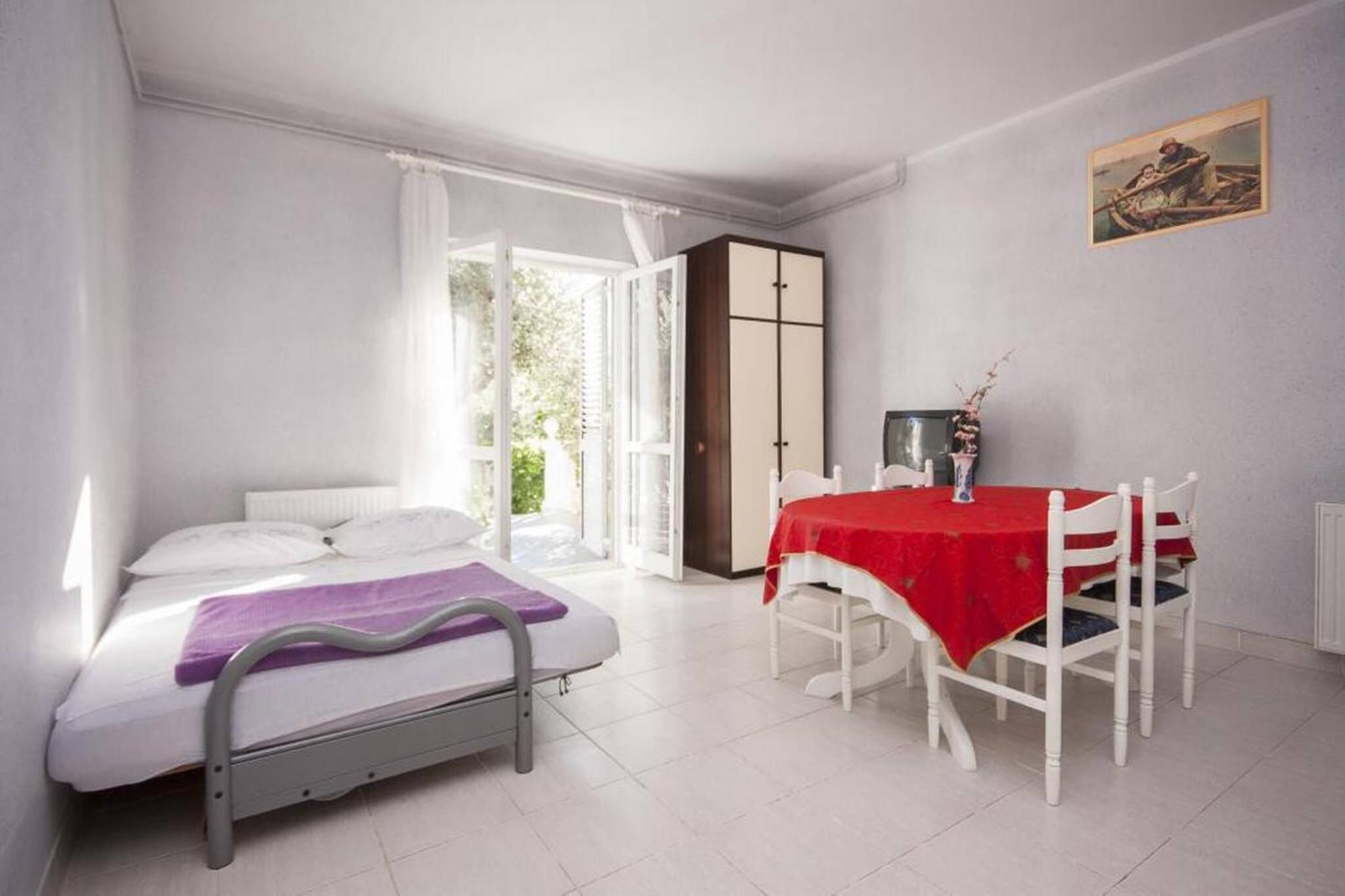 Apartments Zdenka 布罗达里卡 外观 照片