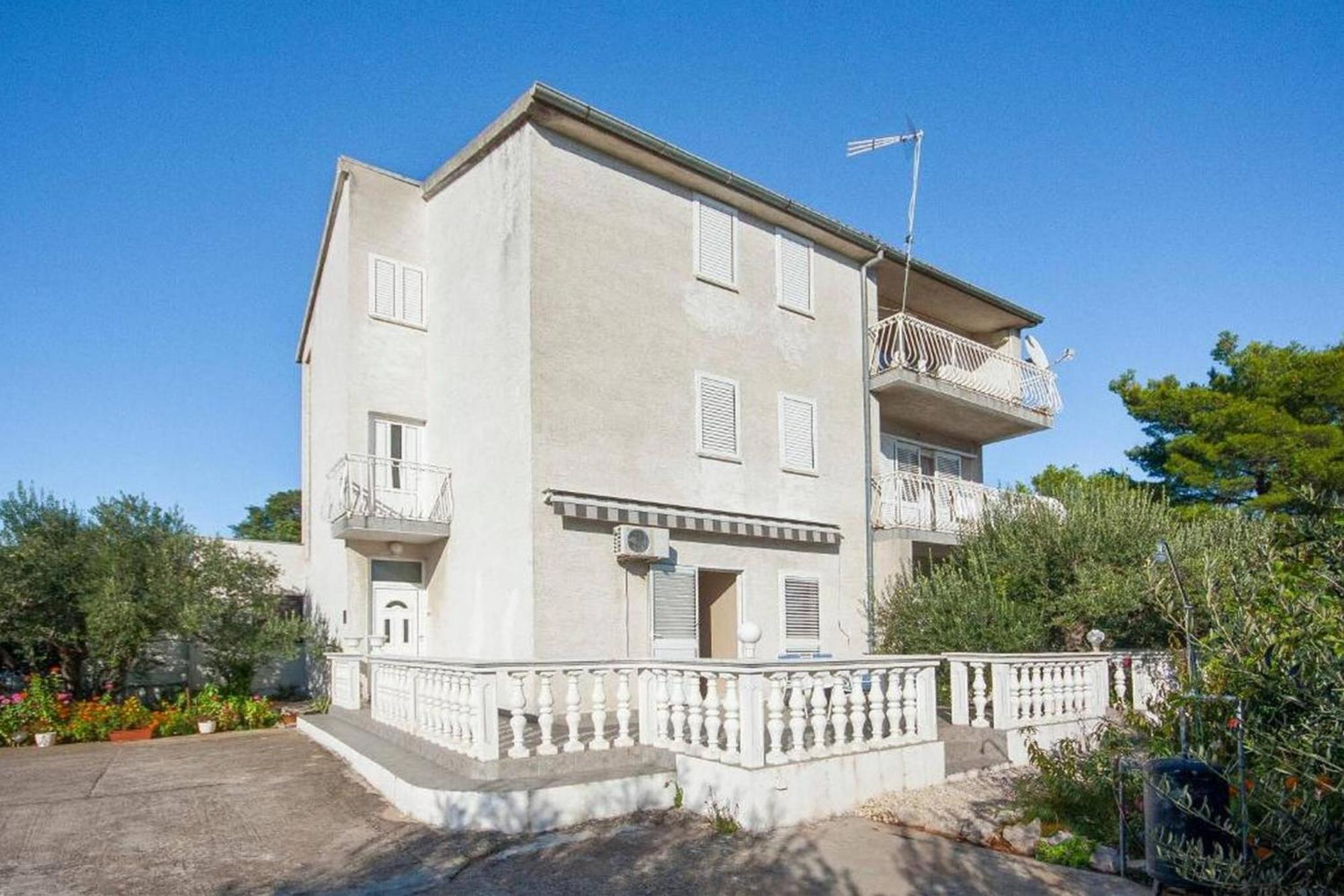 Apartments Zdenka 布罗达里卡 外观 照片